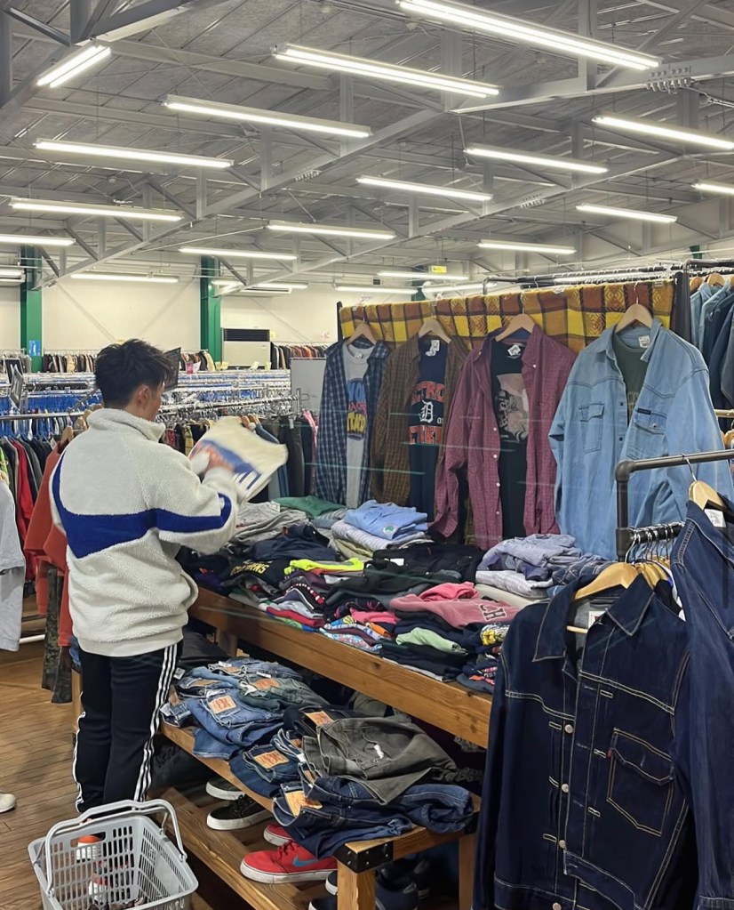 West Coast Thrift shop, my favorite Vintage store in Beppu